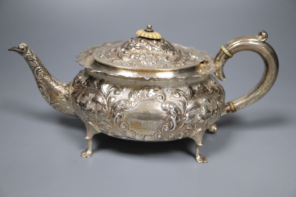 A matched late Victorian 3-piece silver tea set, London, 1897(2) and Birmingham, 1893, gross 20.5oz.